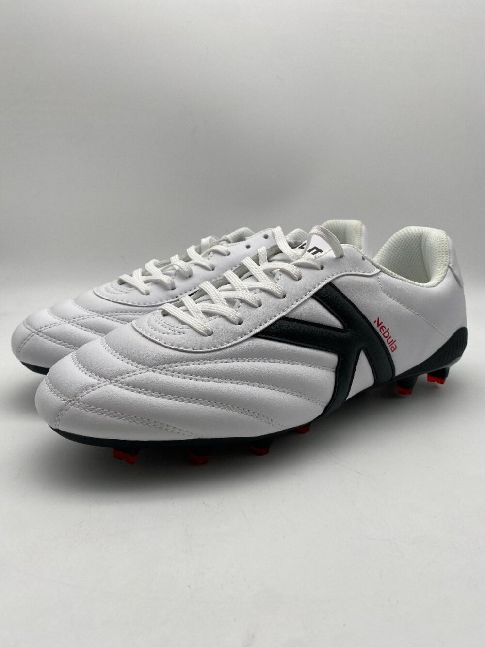 KELME SOCCER CLEATS WHITE/BLACK US MEN'S SIZE 12